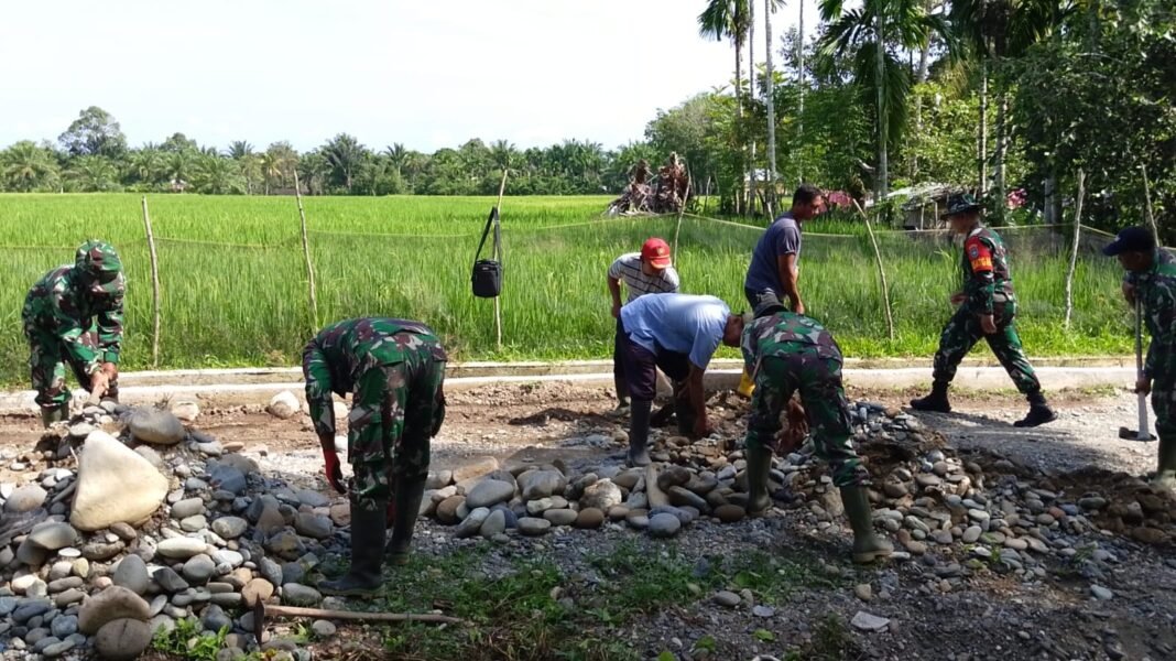 Semangat Gotong Royong Mengalir di Desa Pasi Aceh