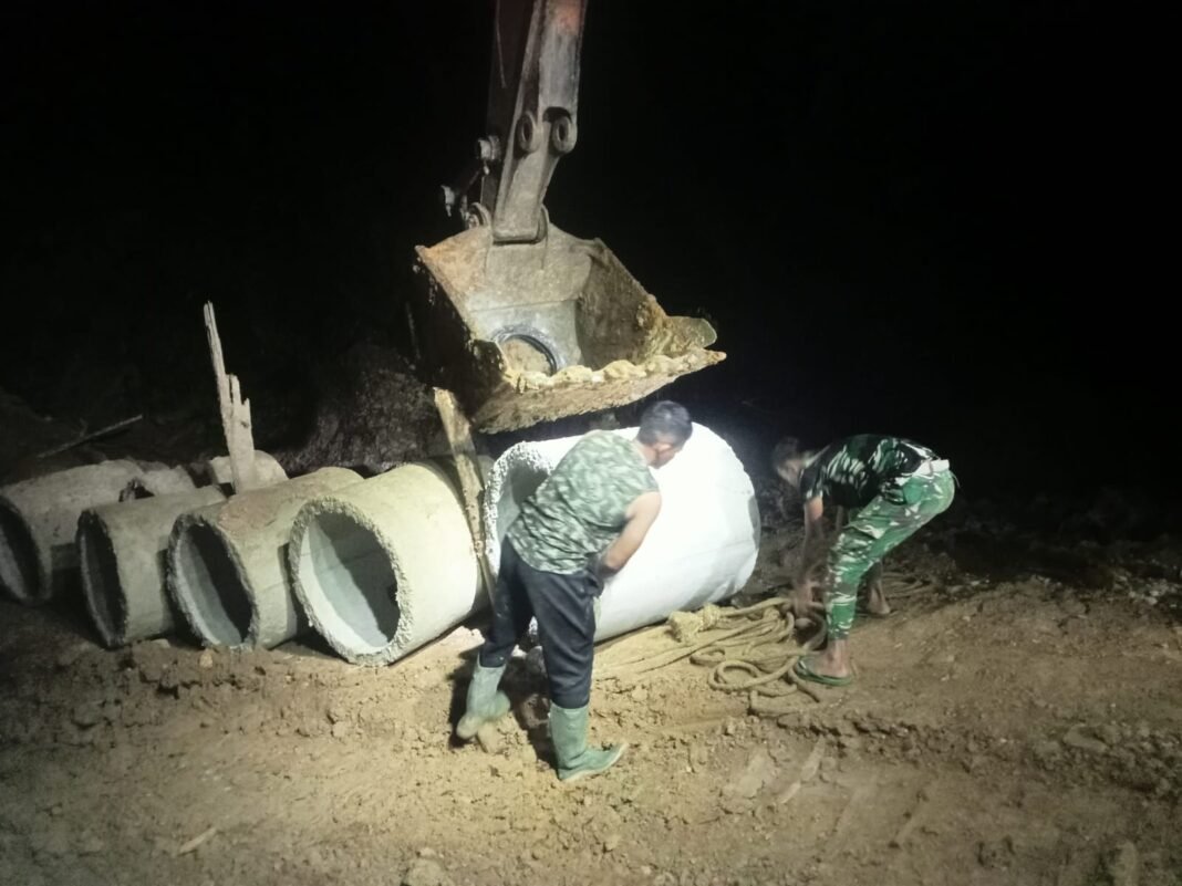 Tanpa Kenal Waktu, Satgas TMMD Kodim 0116 Terus Bekerja