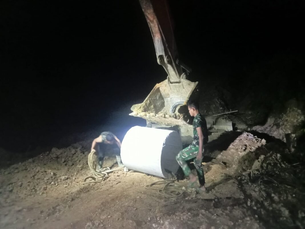 Satgas TMMD Nagan Raya Maksimalkan Waktu Malam Distribusikan Gorong-Gorong