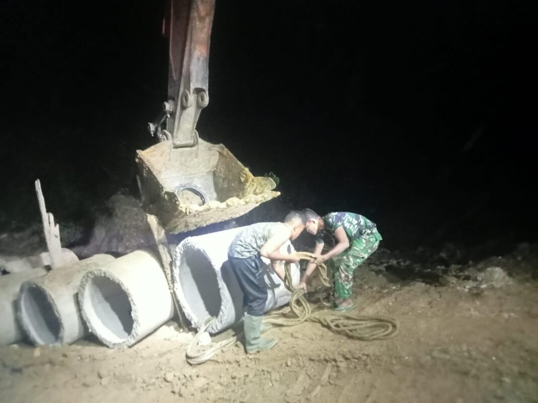 Kejar Target, Satgas TMMD Nagan Raya Tetap Bekerja Saat Malam