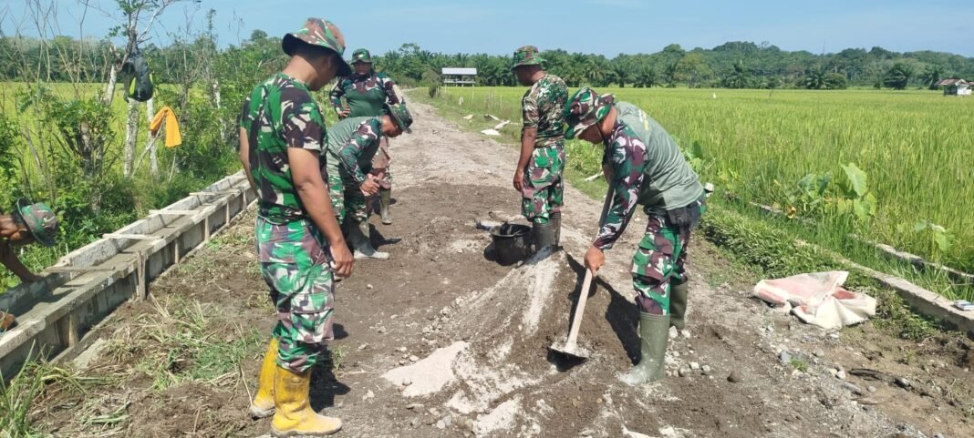Kekompakan Satgas TMMD Jajaran Korem 012/TU dan Masyarakat Warnai Pengerjaan Talut