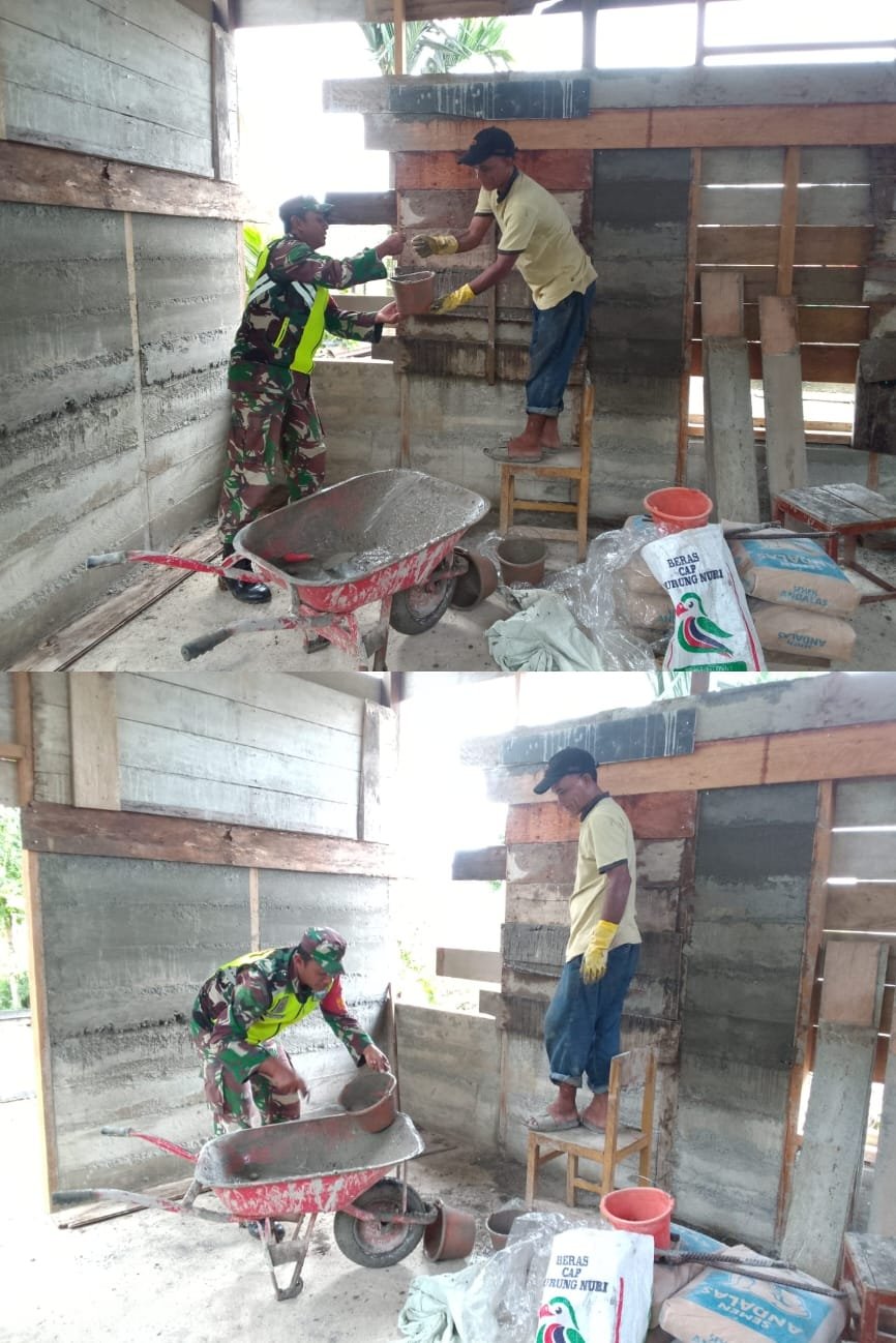 Babinsa Woyla Barat Turun Tangan Bantu Pengecoran Rumah Warga, Wujud Nyata Kepedulian TNI di Tengah Masyarakat