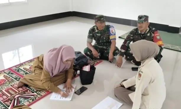 Babinsa Jajaran Korem 012/TU Perkuat Sinergi dengan Tenaga Kesehatan di Wilayah Binaan