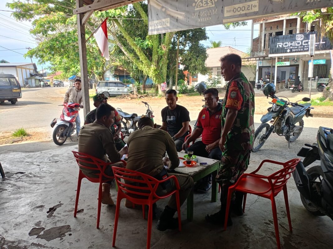 Babinsa Jaya dan Posramil Indra Jaya Sosialisasikan Wawasan Kebangsaan kepada Masyarakat