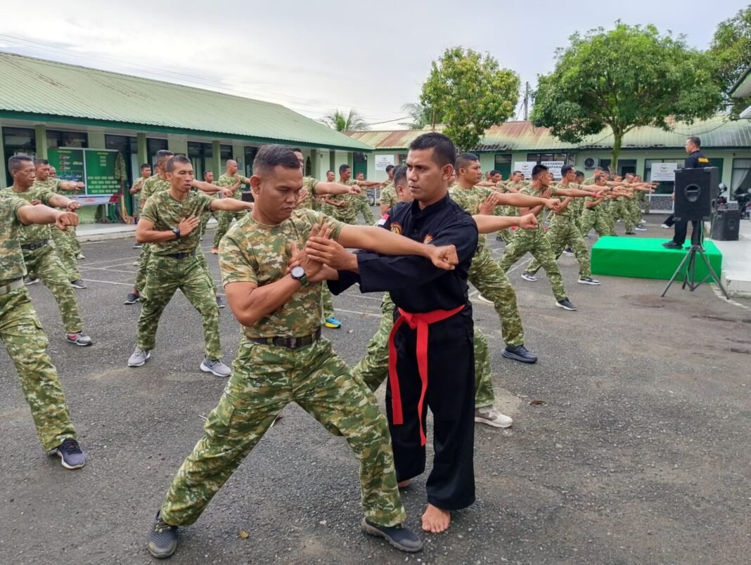 Profesionalisme Prajurit Kodim 0105/Aceh Barat Diperkuat Melalui Latihan Pencak Silat Militer