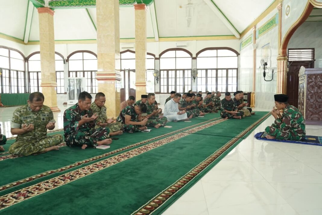 Korem 012/TU Kenang Pengabdian Praka Farizal Rhomadhon dengan Doa Bersama