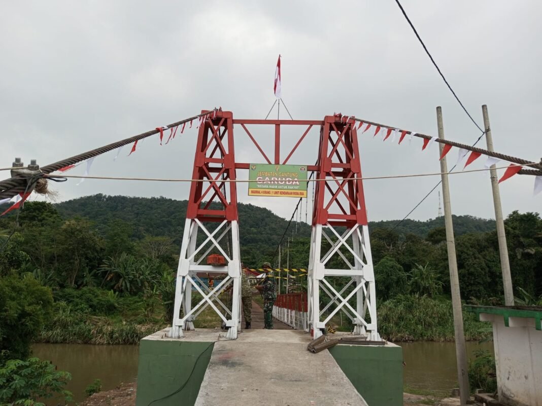 Pangdam II/Sriwijaya Hadiri Peluncuran Jembatan Garuda, TNI AD Hadir di Tengah Masyarakat