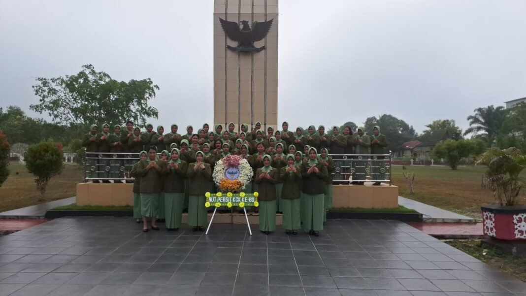 Ketua Persit KCK Cabang XII Ziarah di TMP dalam Peringatan HUT ke-80 Persit