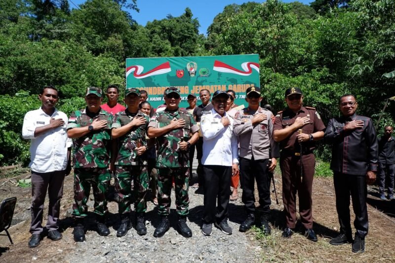 Dandim 1513/SBB Dampingi Danrem 151/Bny dalam Groundbreaking Jembatan Garuda untuk Masyarakat