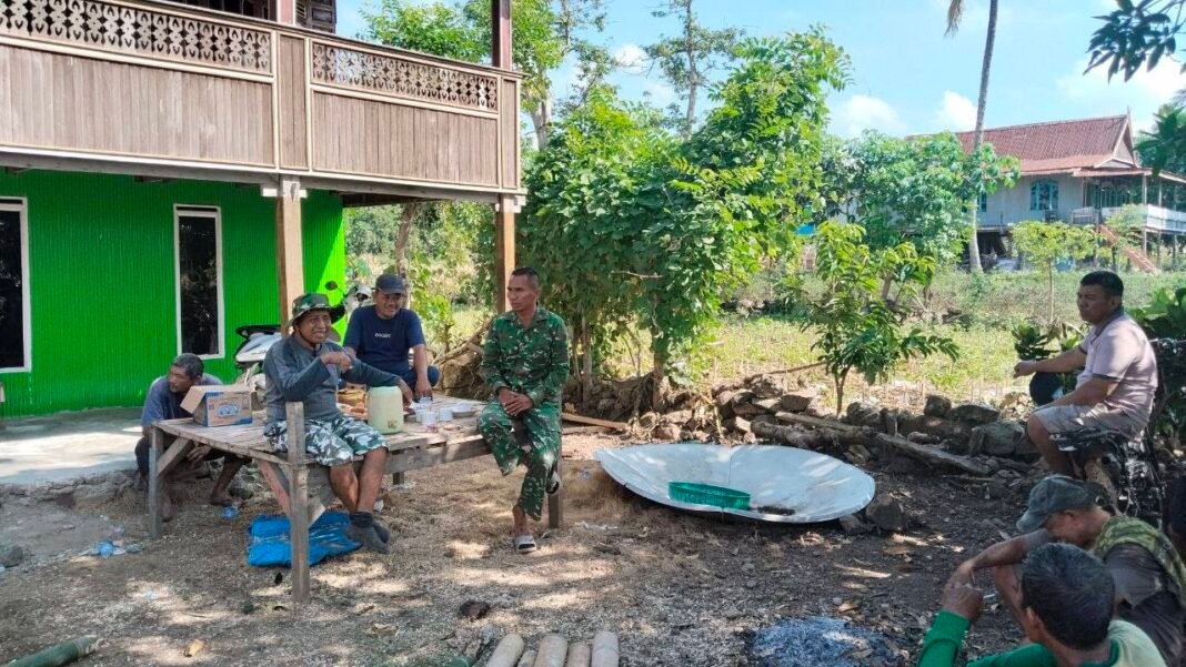 Babinsa Kodim 1425/Jeneponto Perkuat Komsos Demi Keamanan dan Kebersamaan