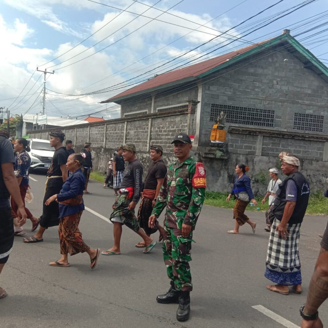 Empati Babinsa Tojan dalam Pengamanan Pemakaman Warga
