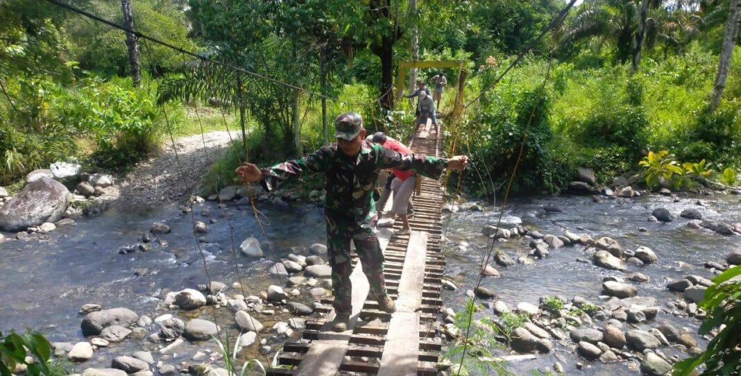 TNI Segera Renovasi Jembatan Perintis Garuda di Desa Pino Baru