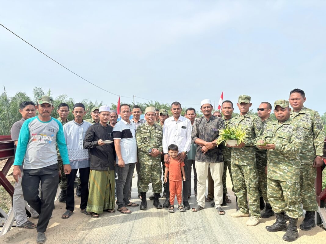 Danramil 08/Lhoksukon Resmikan Jembatan Bailey di Desa Blang Reubek