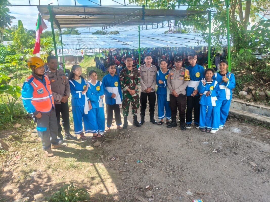 Babinsa Koramil 1612-05/Satar Mese Amankan Perayaan Misa Minggu Paskah di Paroki Narang