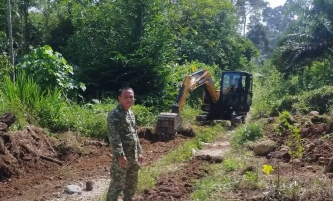 Sinergi TNI dan Warga dalam Pembangunan Jembatan di Bengkulu Selatan