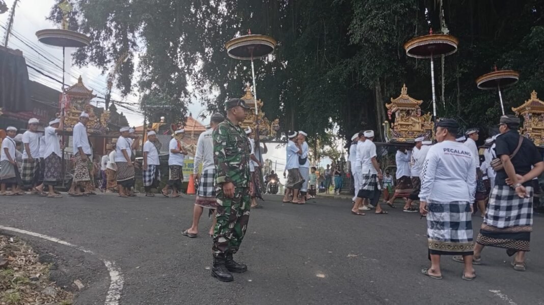 Pengamanan Hari Raya Saraswati, Babinsa Undisan Jamin Keamanan Wilayah