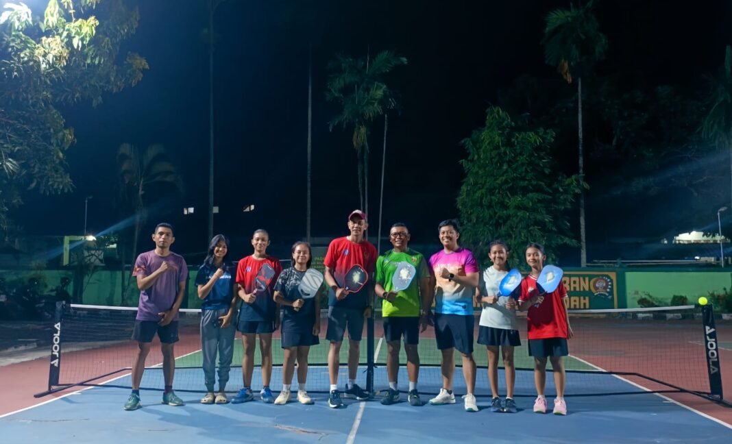 Wakil Bupati Klungkung dan Dandim Klungkung Berlatih Pickle Ball Bersama