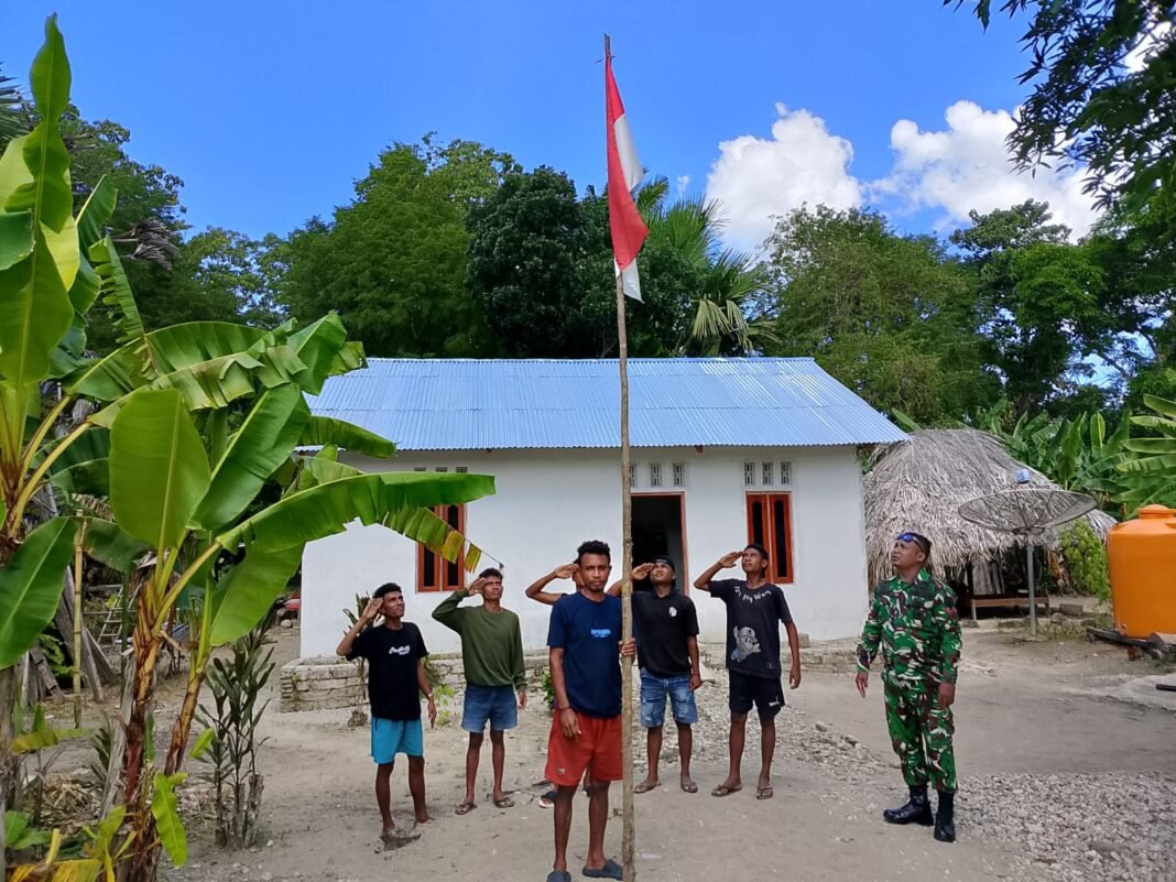 Membangkitkan Semangat Nasionalisme: Babinsa Melky Bureni Ajak Generasi Muda Kibarkan Bendera Merah Putih