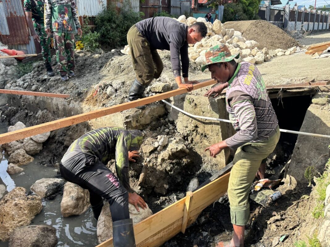 Dandim Tinjau Progres Pembangunan Jembatan di Nabire