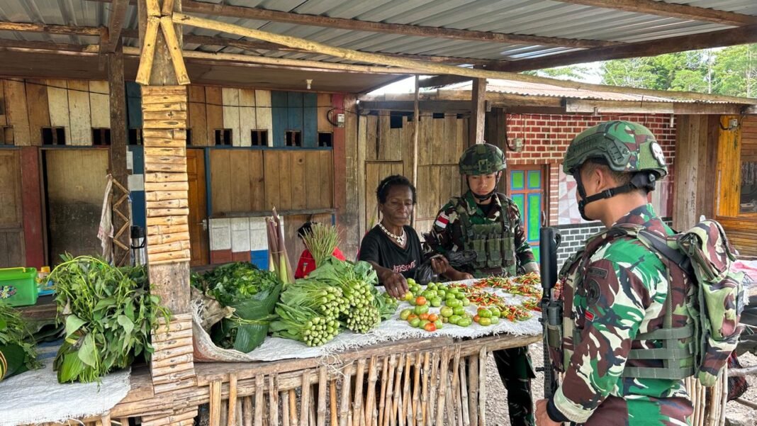 Pos Okpol Yonif 751/VJS Dukung Kesejahteraan Warga Melalui Pembelian Hasil Pertanian