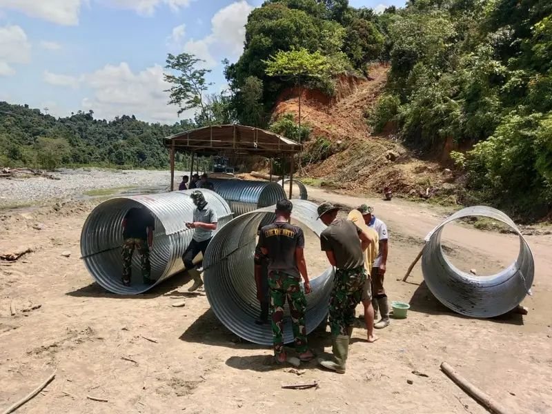 Jembatan Penghubung Desa Jambak–Sikundo Segera Rampung Berkat Kerja Satgas Kodim 0105/Abar