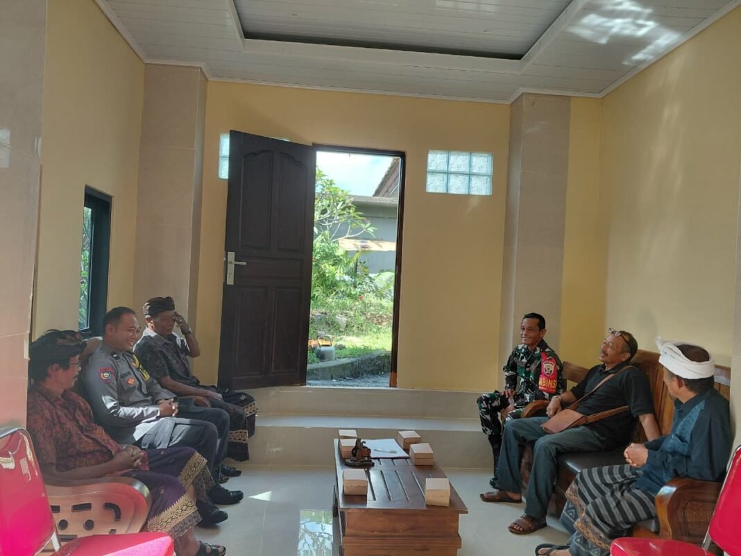 Kegiatan Komsos Babinsa dan Bhabinkamtibmas di Desa Susut Bangli
