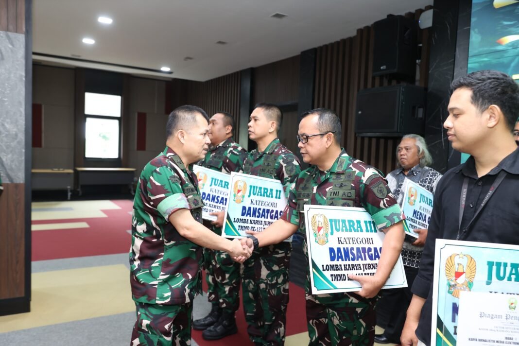 Kodim 1417/Kendari Raih Penghargaan Juara III Kategori Dansatgas TMMD Ke-127