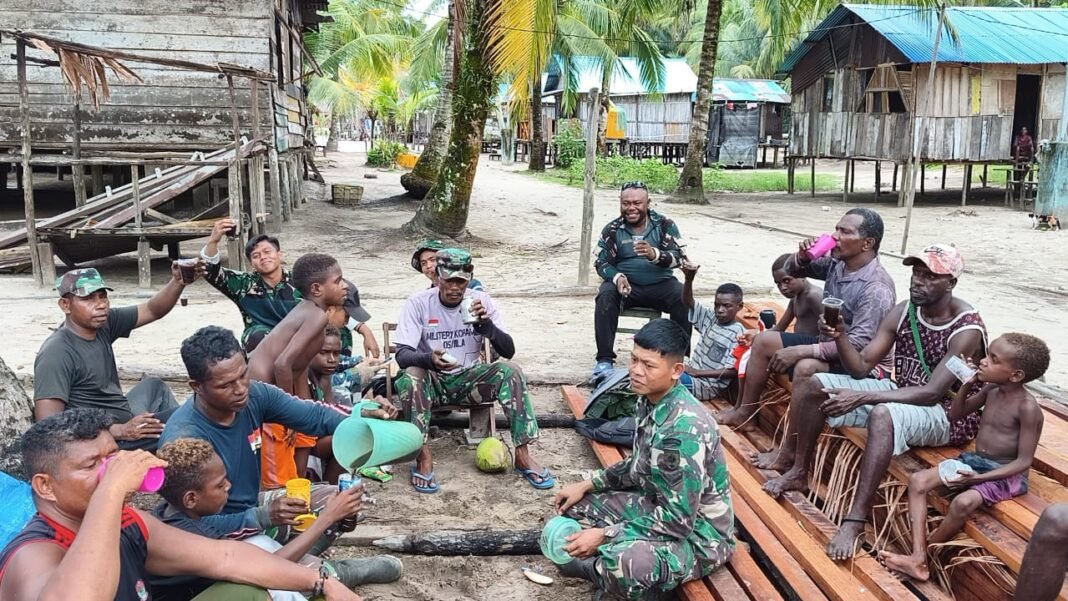 Kehangatan Kebersamaan, Ngopi Bareng Satgas TMMD di Keakwa