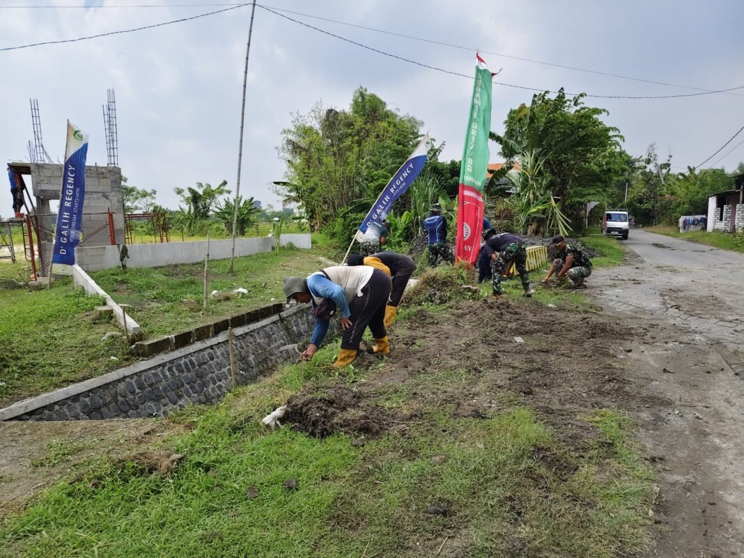 Peran TNI dalam Revitalisasi Irigasi Desa Slempit Melalui TMMD Ke-128