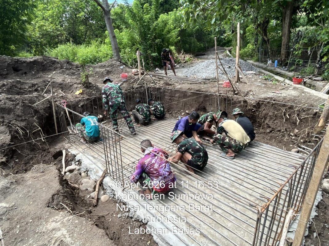 Sinergi TNI dan Warga Berbuah Nyata, Jembatan Gantung Kayu Madu Melesat ke 25 Persen