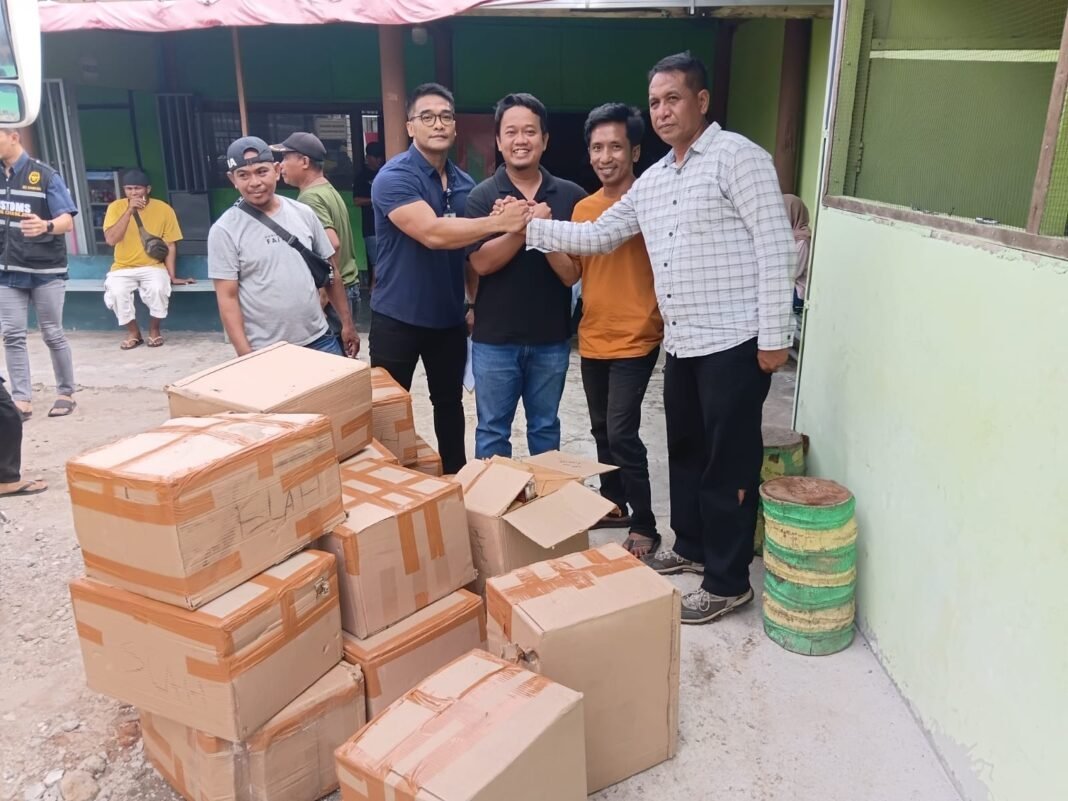 TNI Bersama Bea Cukai Berhasil Gagalkan Penjualan Rokok Ilegal di Sumbawa