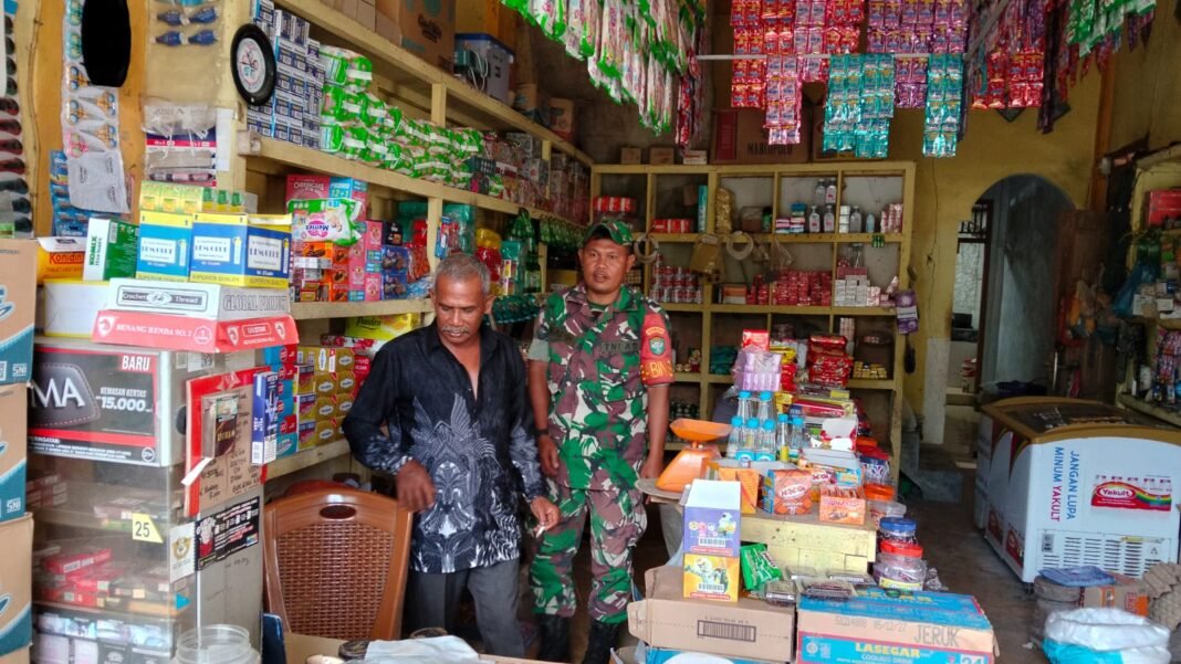 Babinsa Pasie Raya Pantau Harga Sembako, Pastikan Stabilitas Pangan Masyarakat Aceh Jaya
