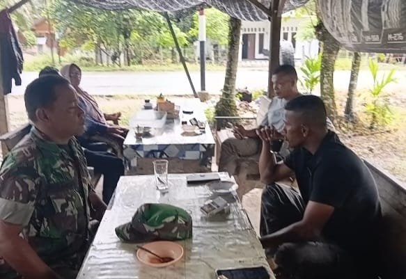 Babinsa Panga Imbau Warga Waspadai Cuaca Ekstrem di Wilayah Pesisir Aceh Jaya