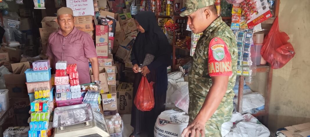 Babinsa Jaya Pantau Harga Sembako, Ketersediaan Bahan Pokok Masih Stabil Pascaidul Adha