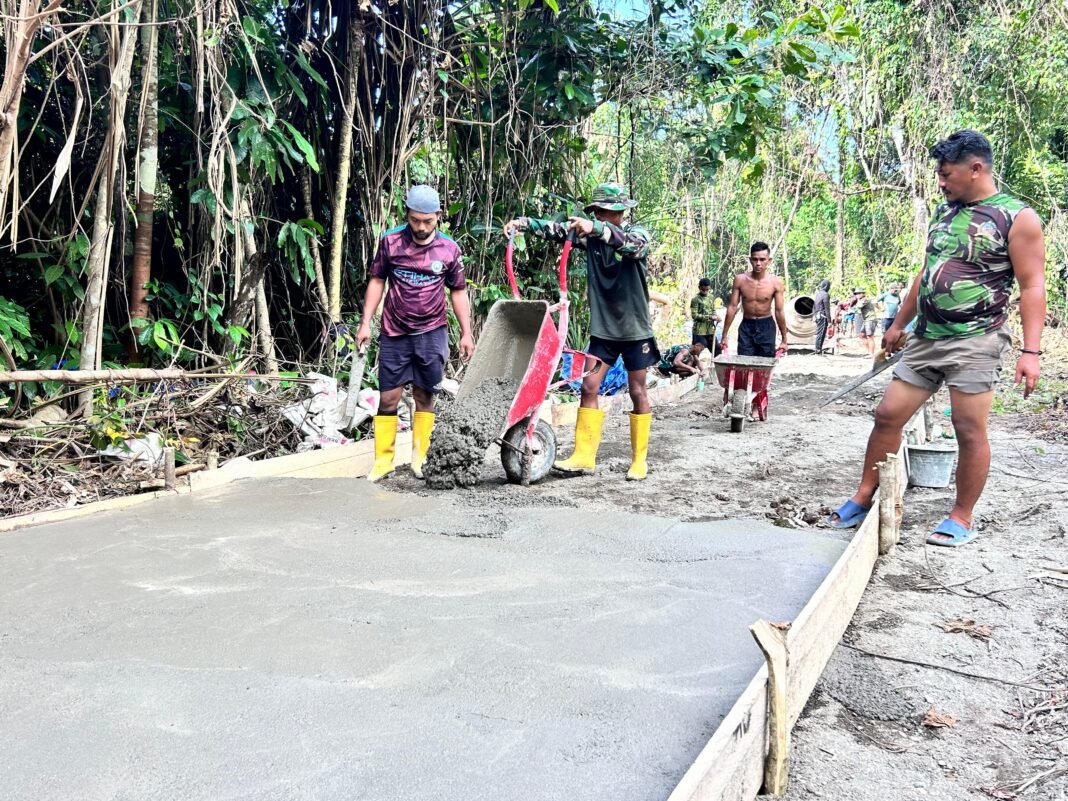 Dedikasi Satgas TMMD Kodim 1801/Manokwari di Hari Libur