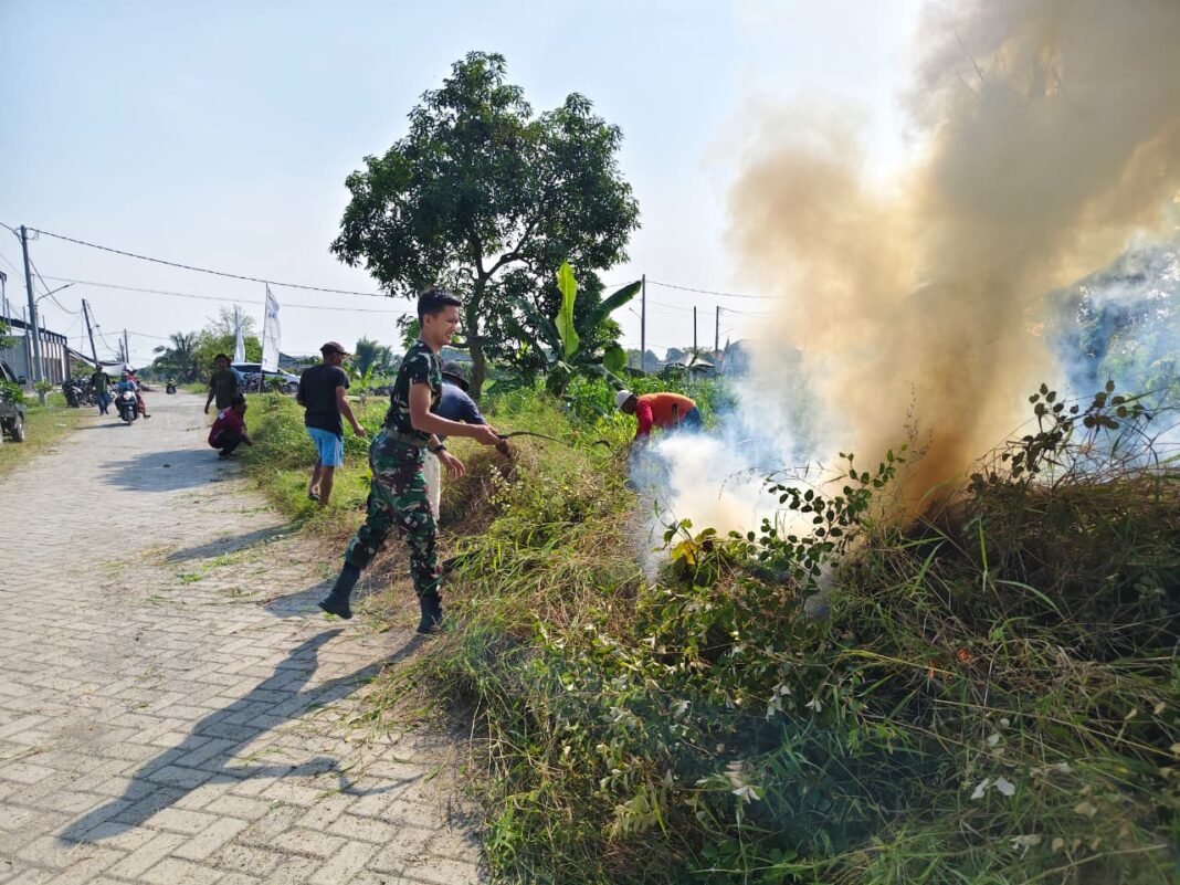 Kolaborasi Satgas TMMD dan Warga dalam Menata Dusun Slempit