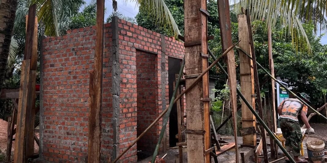 Proyek MCK Satgas TMMD 128 Tetap Berjalan Meski Hujan Melanda