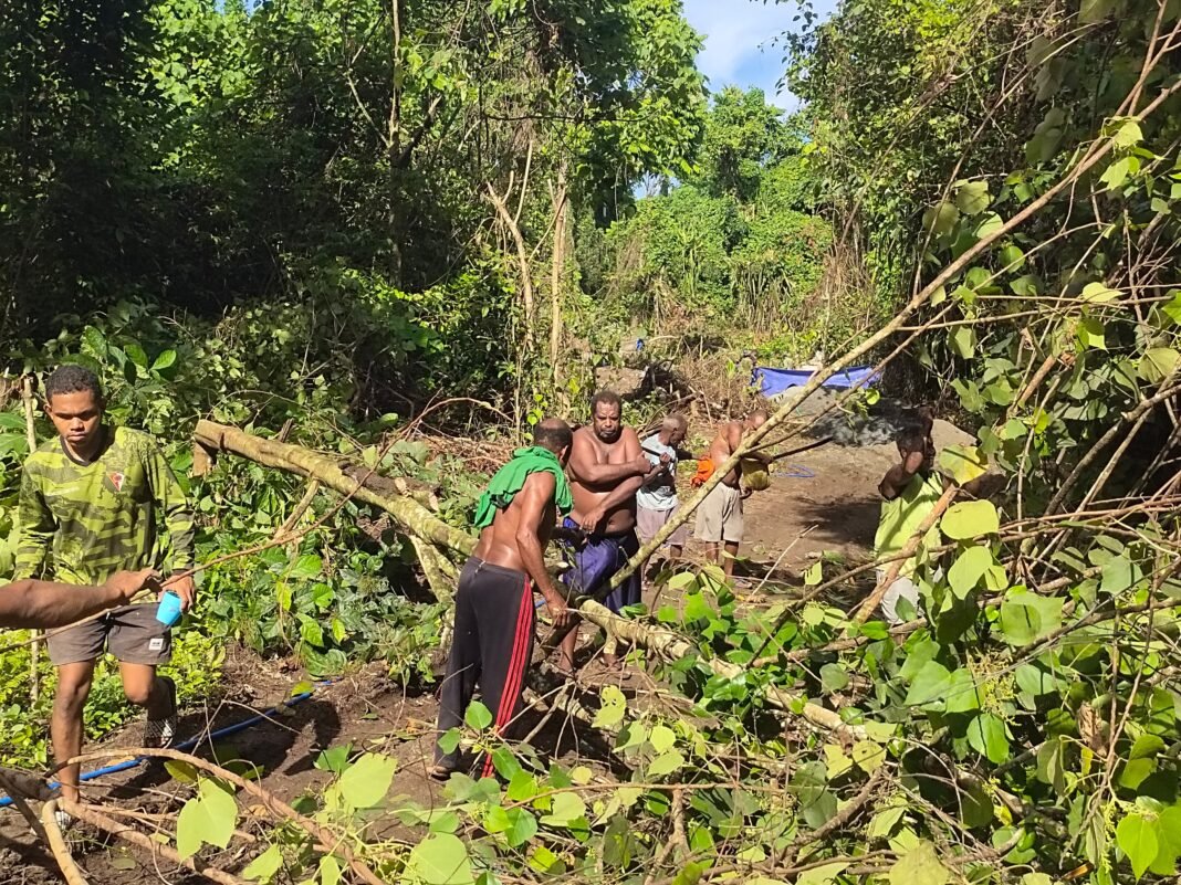 Sinergi Satgas TMMD dengan Warga untuk Kebun Kakao