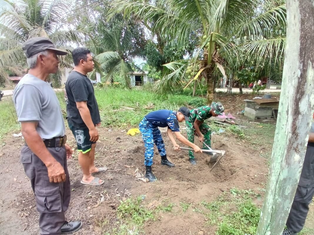 Masyarakat Bersatu Dalam TMMD Ke-128 di Desa Sungai Hijau