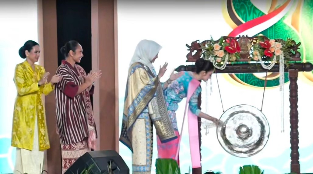IBU WAPRES RI SELVI GIBRAN BUKA PAMERAN NASIONAL “PERSIT BISA 2”, DORONG KREATIVITAS DAN KEMANDIRIAN ANGGOTA