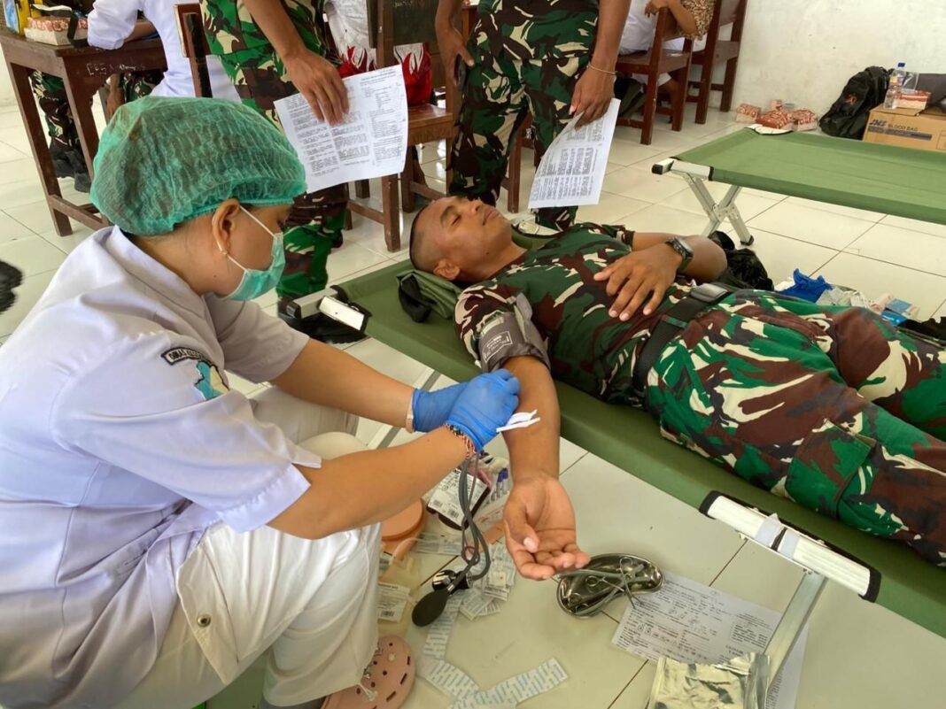Kegiatan Donor Darah oleh Yonif TP 859/RBK untuk Hari Pahlawan Nasional