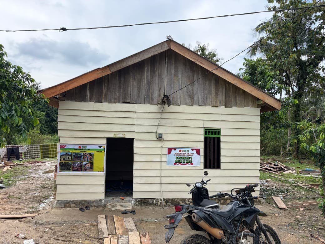 Transformasi Rumah Bapak Herdin Melalui TMMD Ke-128 Kodim 1430/Konut
