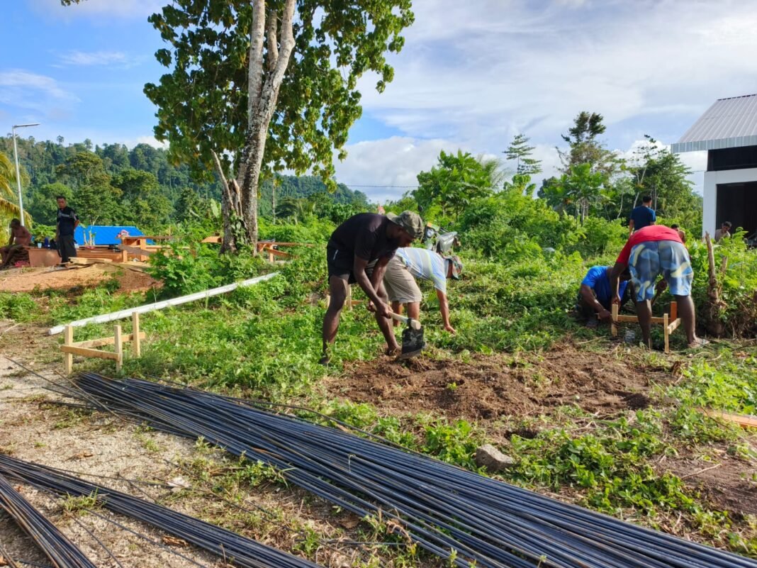 Rigor Pembuatan Pondasi oleh Kepala Tukang TMMD Ke-128 Bagi Kualitas Pembangunan