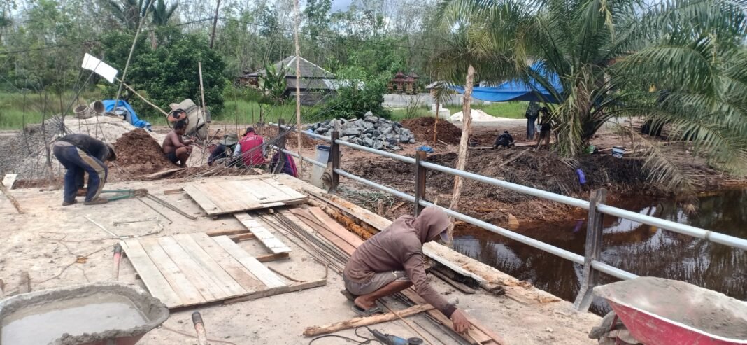 Hampir Rampung, Progres Jembatan Garuda Kodim 1011/Klk di Desa Naning Capai 95%