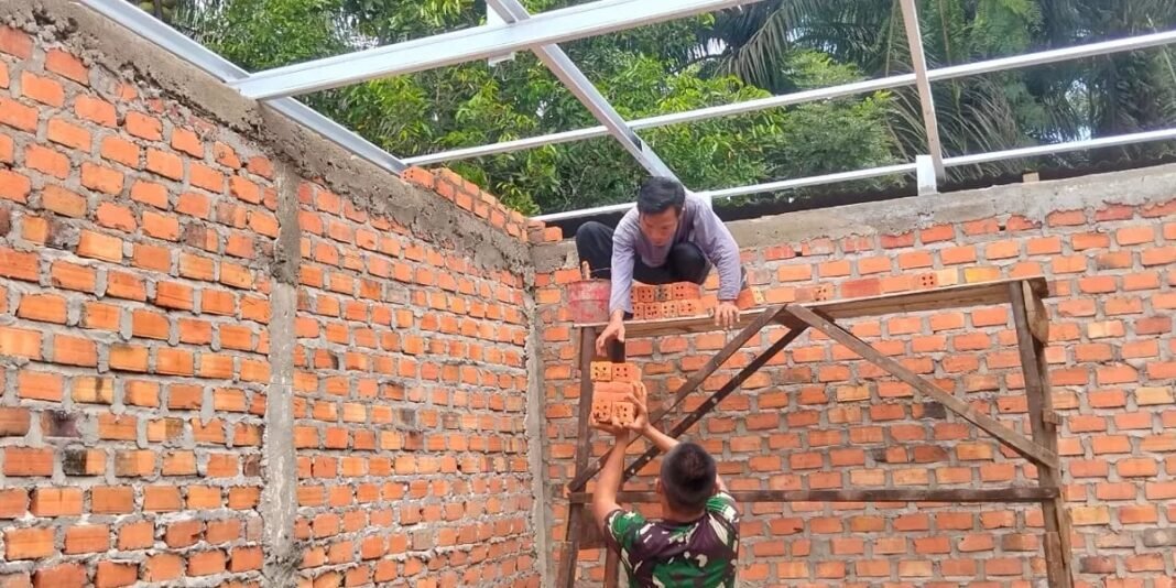 Membangun RTLH 5 melalui Gotong Royong di Lahat