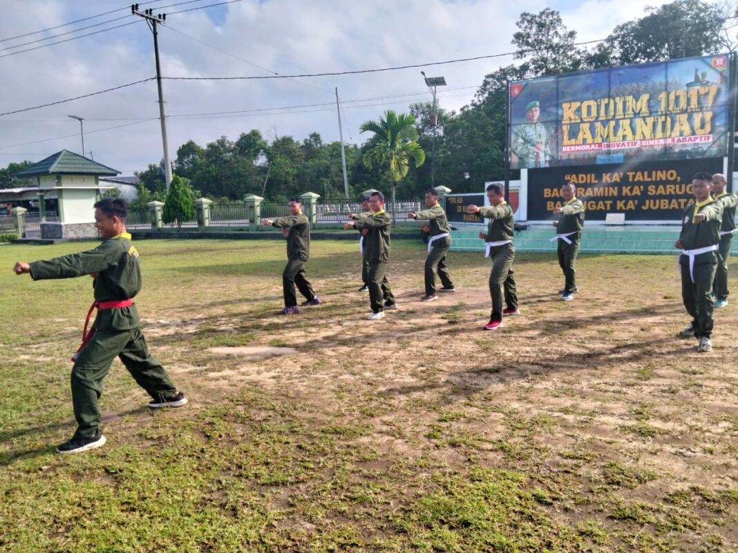 Personel Kodim 1017/Lmd Tingkatkan Kemampuan Bela Diri melalui Pencak Silat