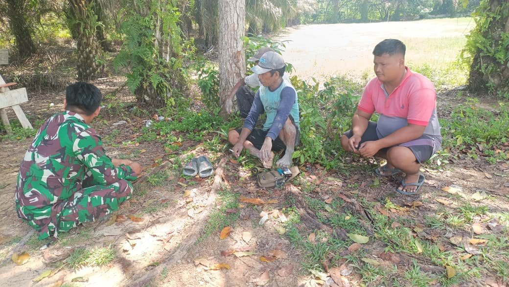 Suasana Akrab, Satgas TMMD 128 Pererat Kedekatan dengan Masyarakat