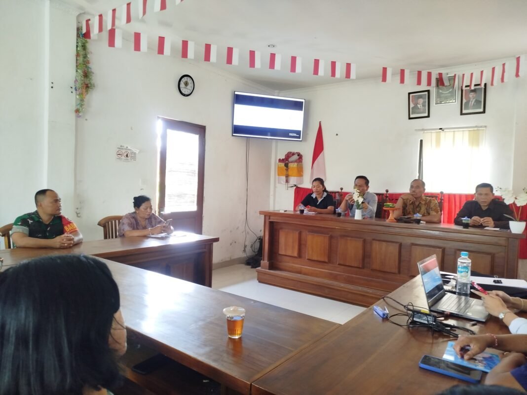 Babinsa Berperan Aktif dalam Rapat Koperasi Merah Putih Desa Apuan