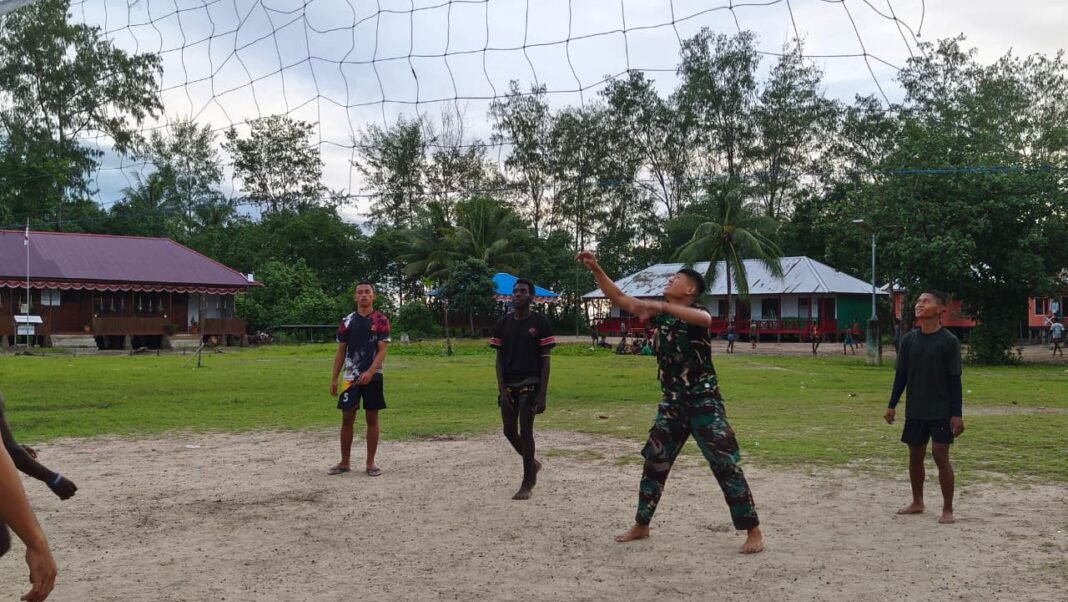 Kegiatan Olahraga TNI Bersama Anak Kampung Keakwa