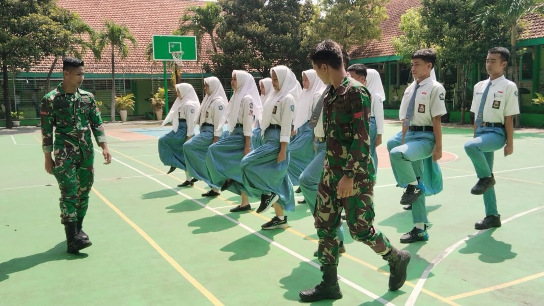 Kegiatan Satgas TMMD untuk Pembentukan Karakter di SMAN 1 Kedamean
